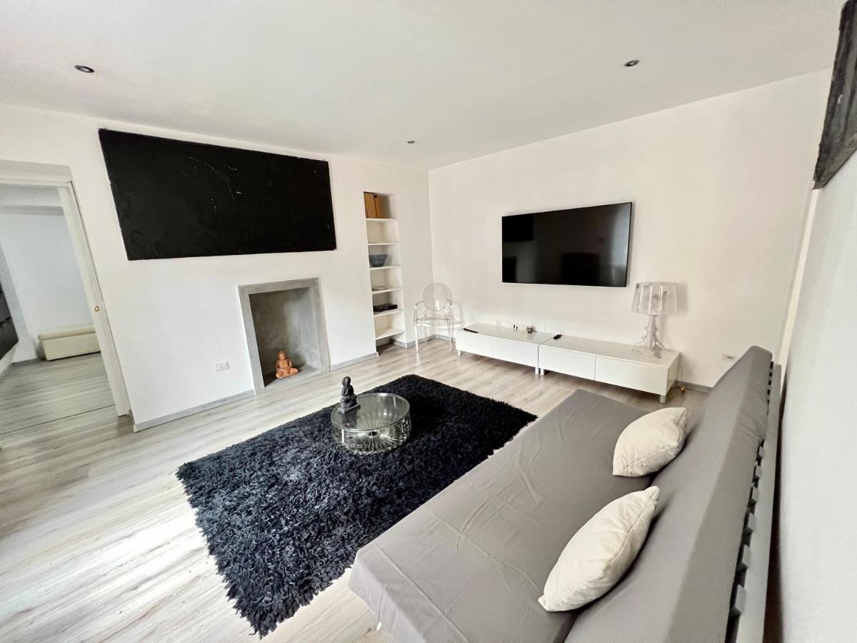 Abstract House Design Home In Center Of Turin Luaran gambar