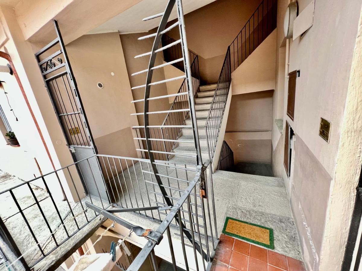 Abstract House Design Home In Center Of Turin Luaran gambar