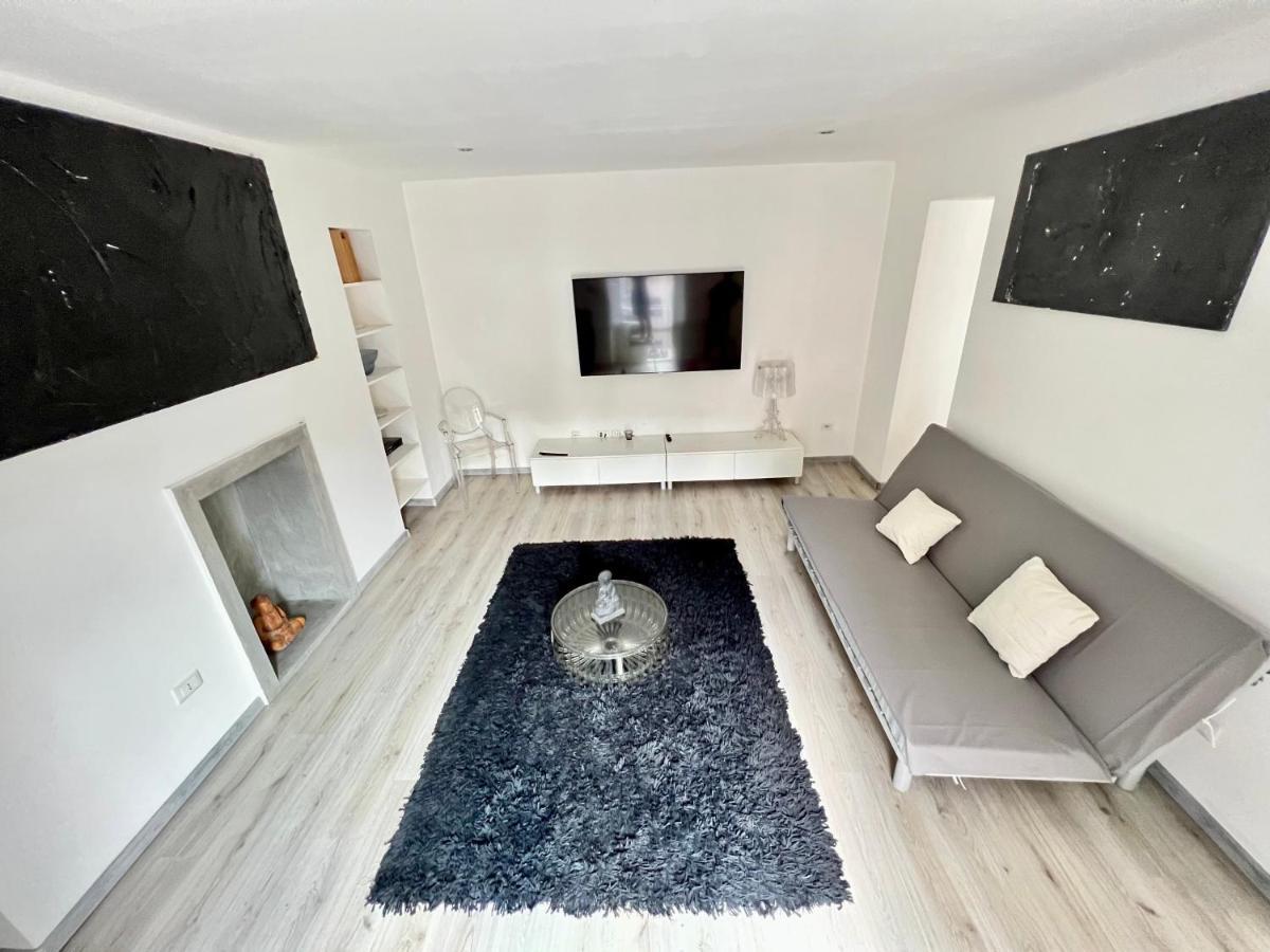 Abstract House Design Home In Center Of Turin Luaran gambar