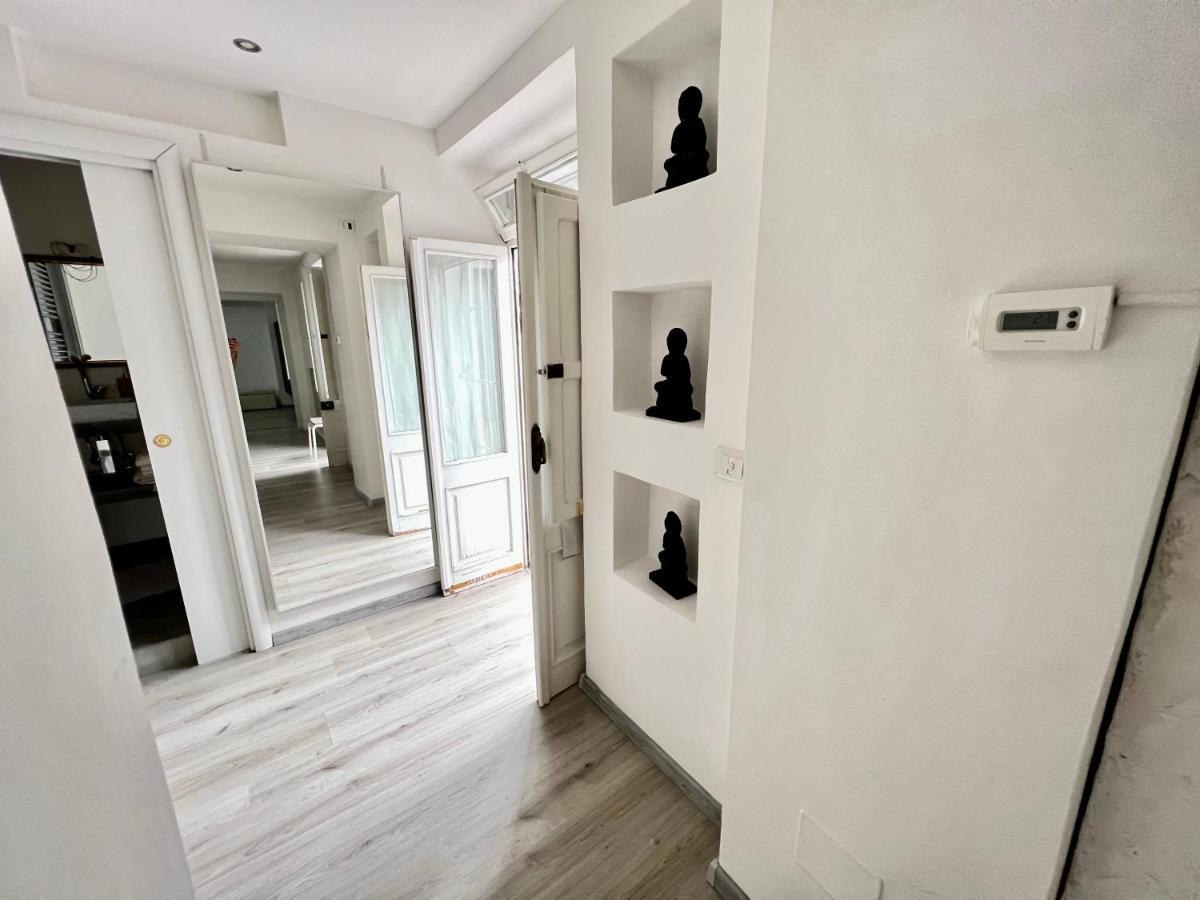 Abstract House Design Home In Center Of Turin Luaran gambar
